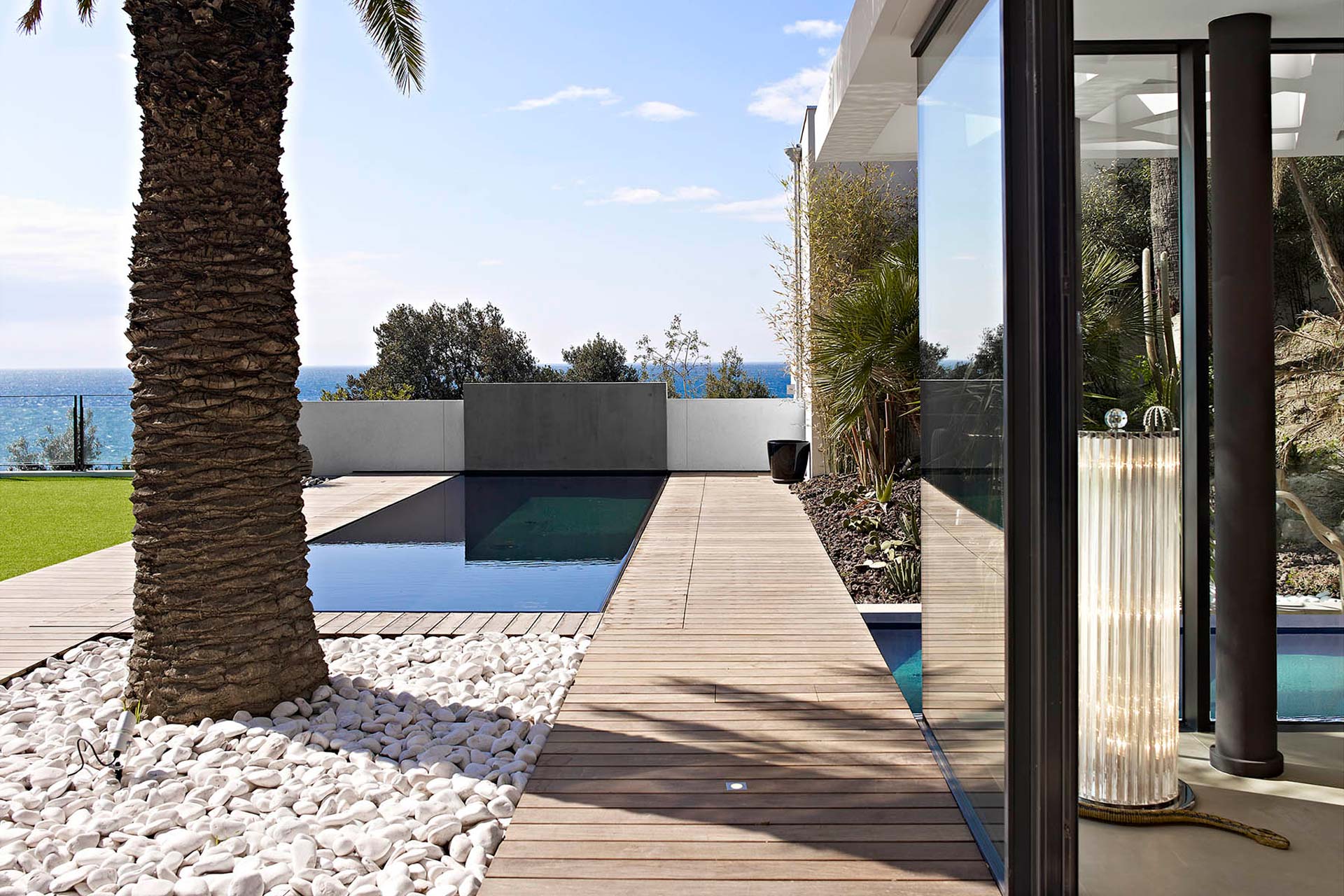 Illustration d'une piscine miroir construite par Art Déco Piscine